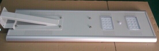 6M قد 12W چراغ سفید گرم های Bridgelux IP66 در فضای باز خورشیدی چراغ خیابان